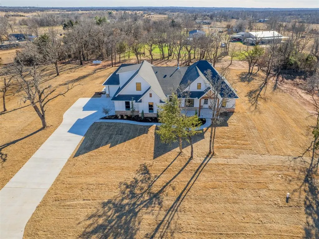 Photo 25 — 21200 Reserve Circle, Harrah, OK 73045