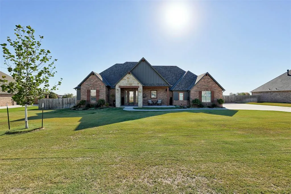 Photo 2 — 1236 Dorsi Court, Newcastle, OK 73065