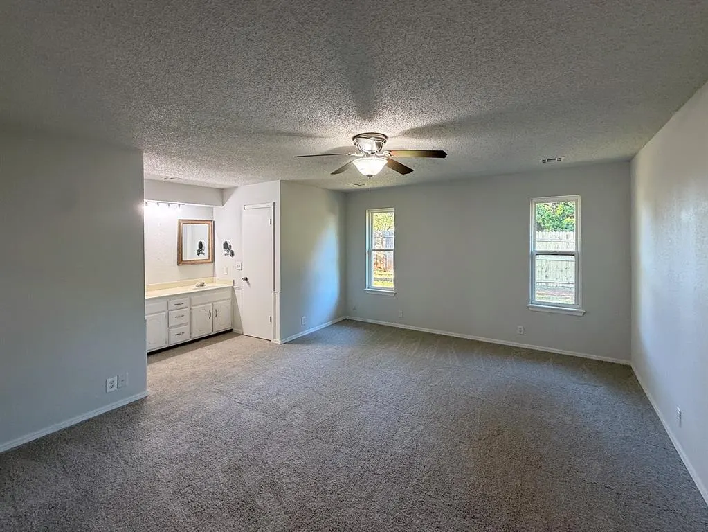Photo 4 — 2717 Rolling Hills Terrace, Edmond, OK 73012