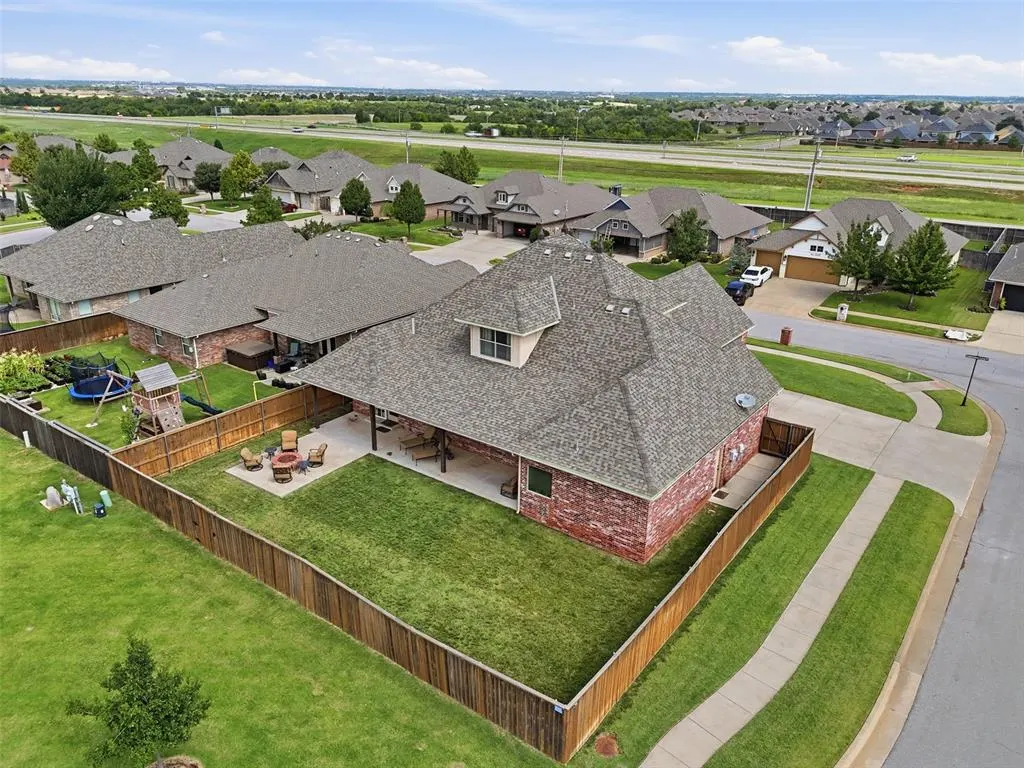 Photo 43 — 13608 Cobblestone Curve Road, Oklahoma City, OK 73142