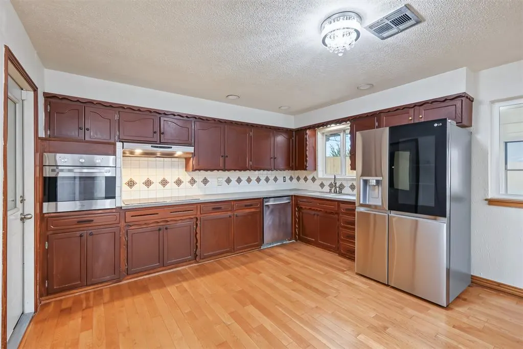 Photo 8 — 2804 SW 78th Street, Oklahoma City, OK 73159