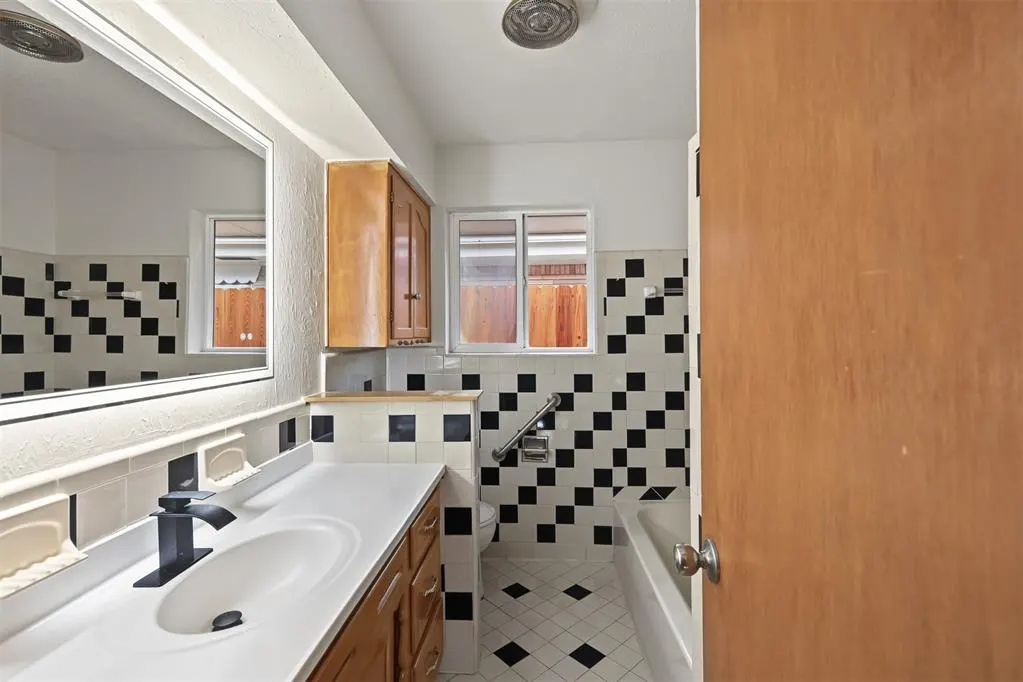 Photo 15 — 2804 SW 78th Street, Oklahoma City, OK 73159
