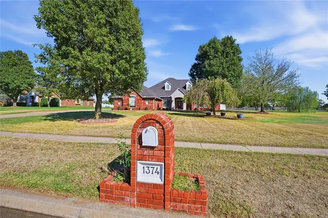 Photo 2 — 1374 Hidden Valley Lane, Choctaw, OK 73020