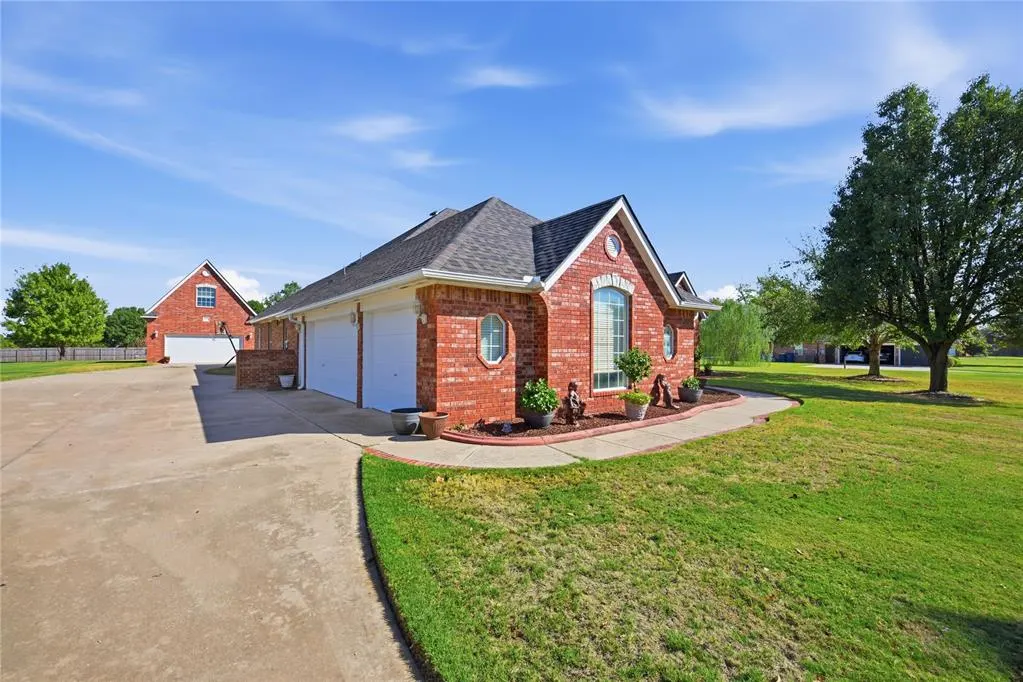 Photo 4 — 1374 Hidden Valley Lane, Choctaw, OK 73020