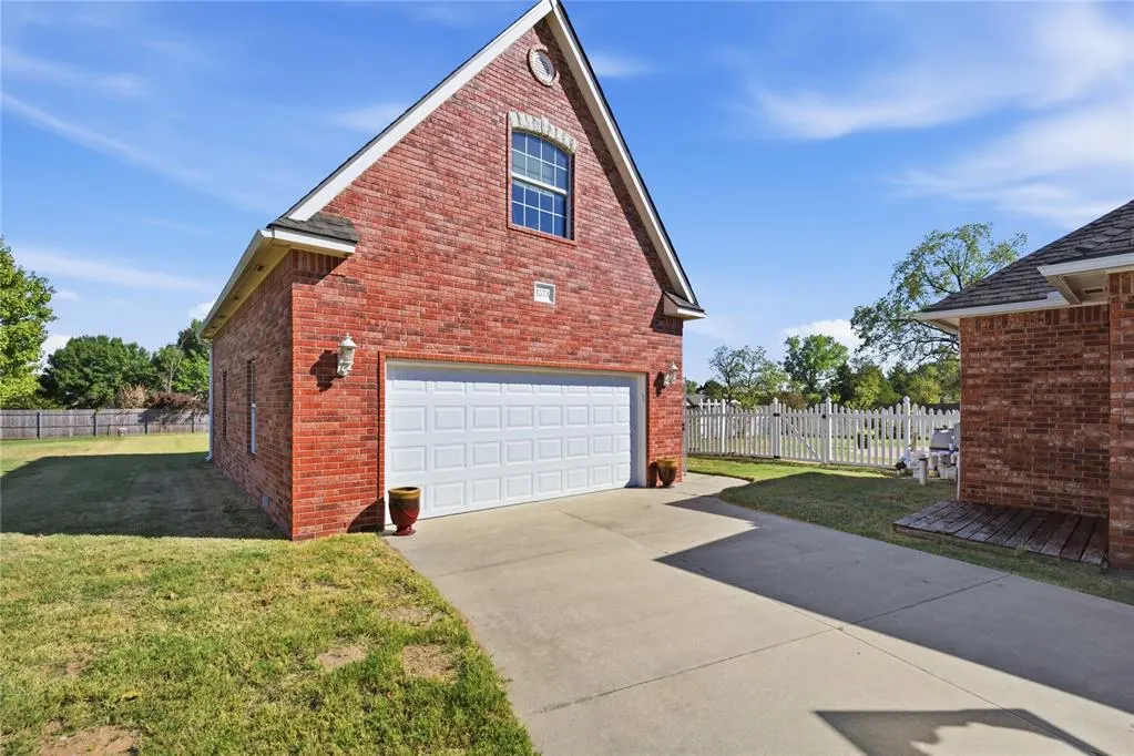 Photo 5 — 1374 Hidden Valley Lane, Choctaw, OK 73020