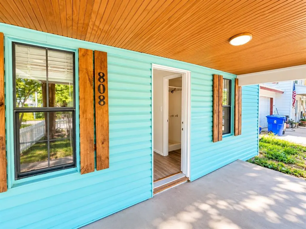Photo 4 — 808 E Apache Street, Norman, OK 73071