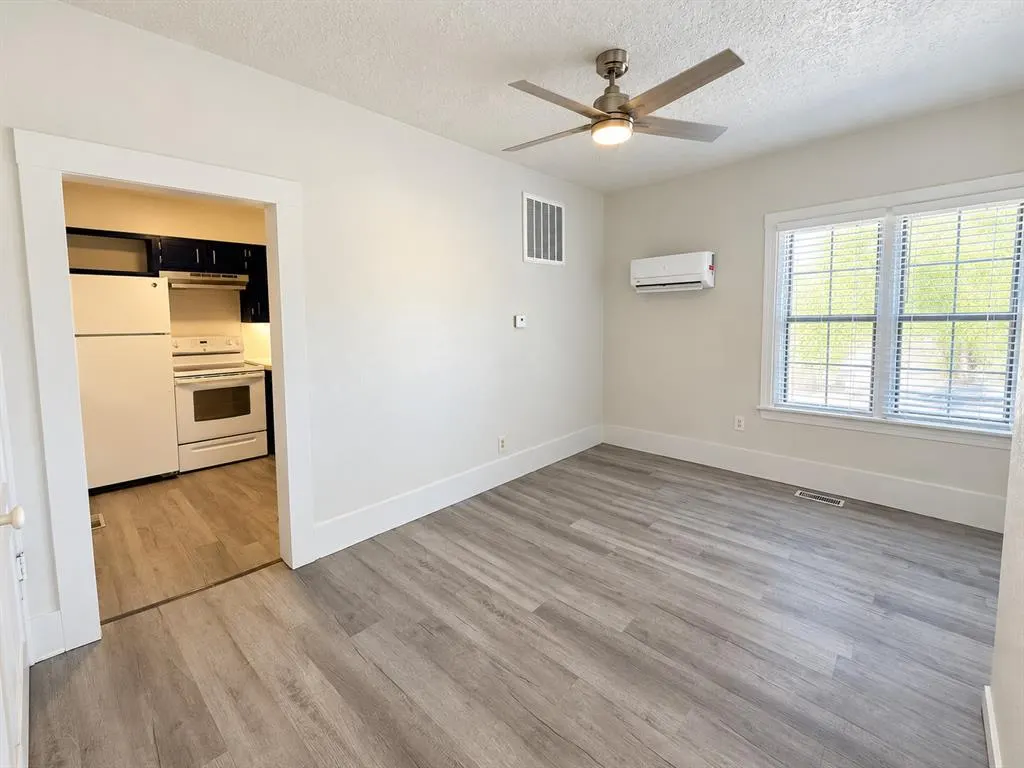 Photo 5 — 808 E Apache Street, Norman, OK 73071