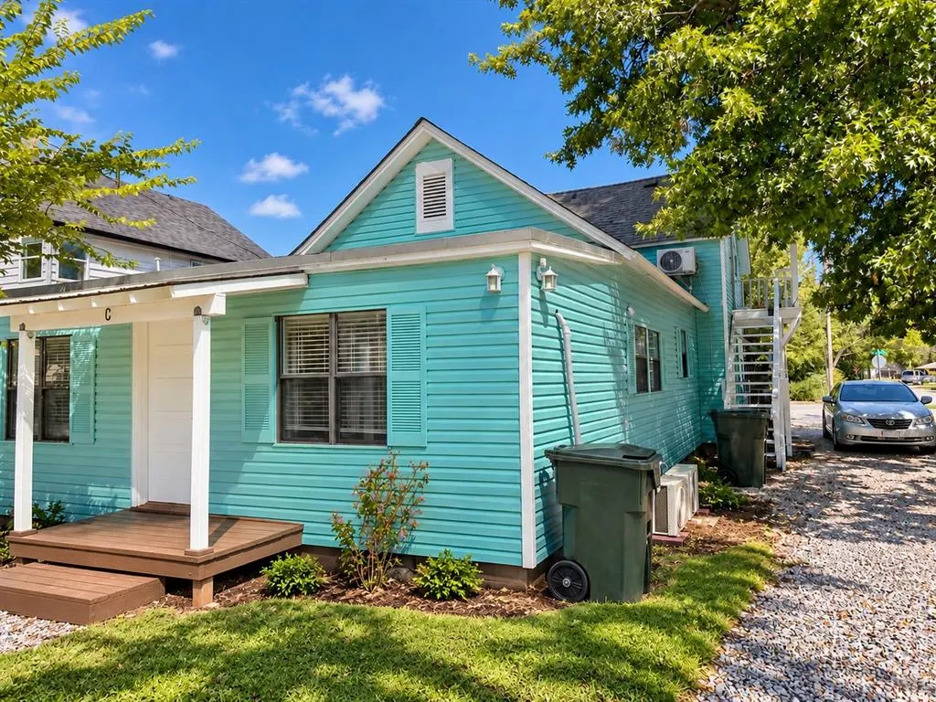 Photo 11 — 808 E Apache Street, Norman, OK 73071