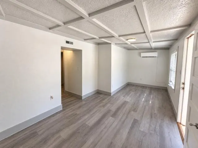 Photo 12 — 808 E Apache Street, Norman, OK 73071