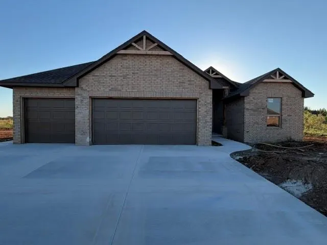 Front exterior — 1804 Sama Way, Yukon, OK 73099