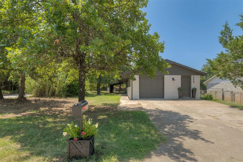 Front exterior — 600 Franklin Street, Jones, OK 73049