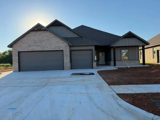 Front exterior — 1809 Aminas Way, Yukon, OK 73099