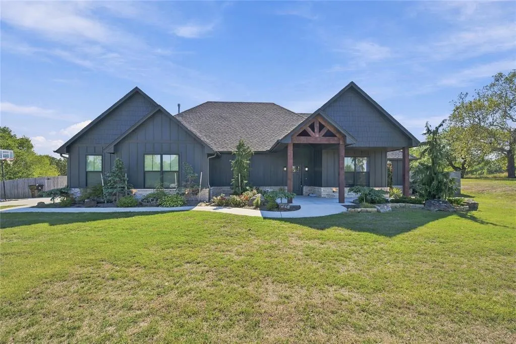 Front exterior — 42829 Garretts Lake Road, Shawnee, OK 74804