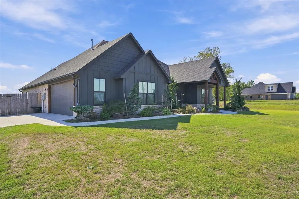 Photo 3 — 42829 Garretts Lake Road, Shawnee, OK 74804