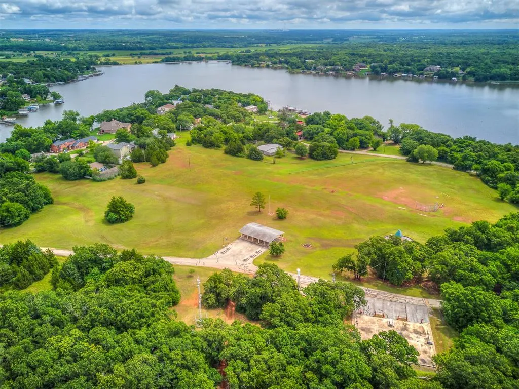 Photo 9 — 7 W Shore Drive, Arcadia, OK 73007