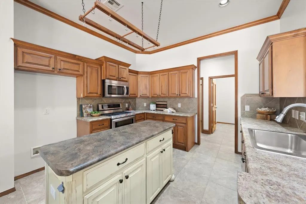 Photo 16 — 8821 NW 114th Street, Oklahoma City, OK 73162