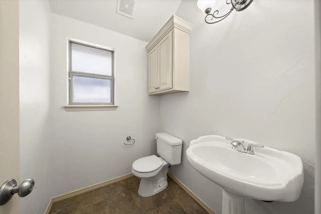 Photo 36 — 8821 NW 114th Street, Oklahoma City, OK 73162