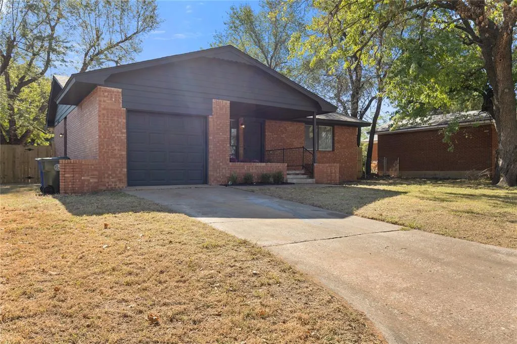 Photo 2 — 704 Hedge Drive, Midwest City, OK 73110