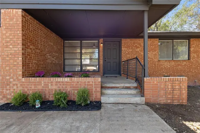 Photo 4 — 704 Hedge Drive, Midwest City, OK 73110