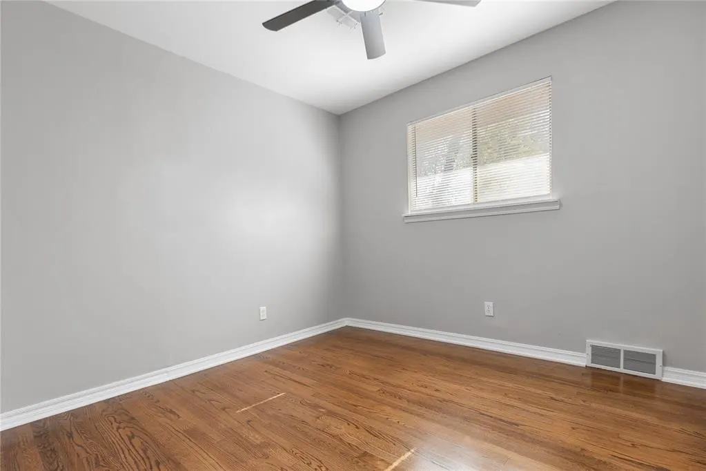 Photo 19 — 704 Hedge Drive, Midwest City, OK 73110