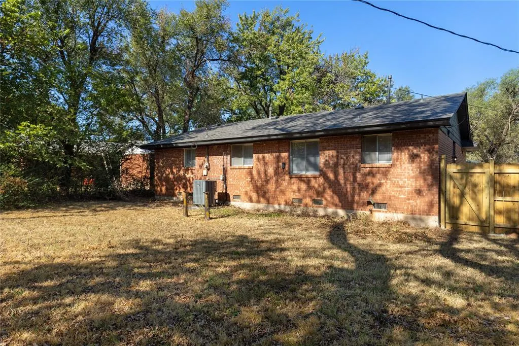Photo 23 — 704 Hedge Drive, Midwest City, OK 73110