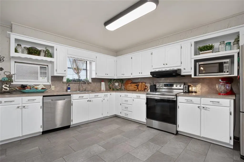 Photo 13 — 21099 May Avenue, Purcell, OK 73080