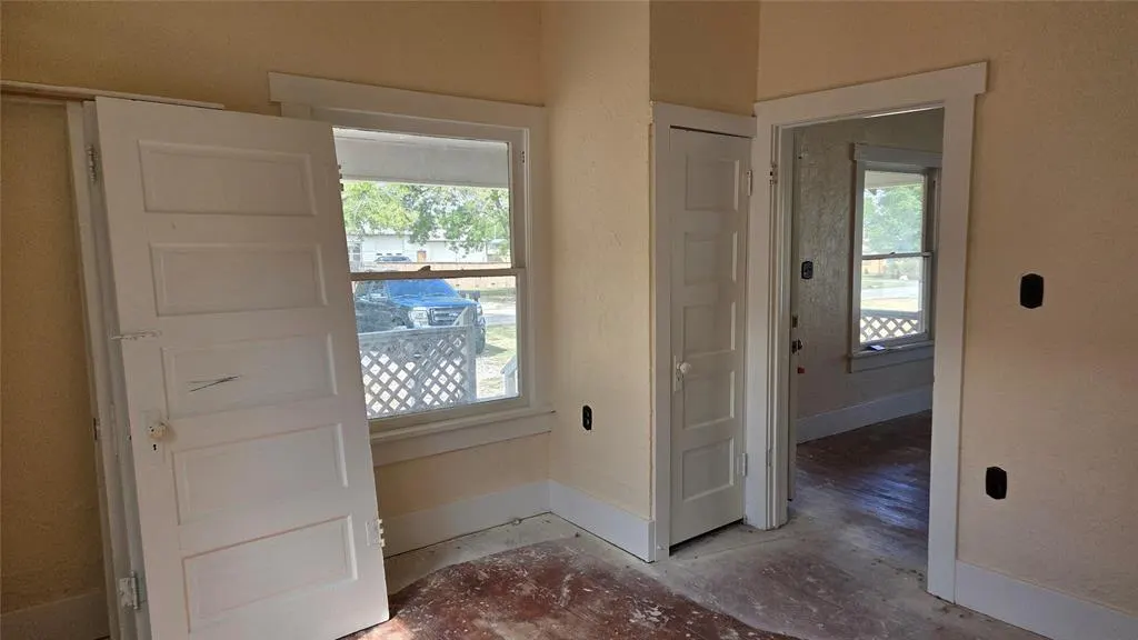 Photo 13 — 409 N 4th Street, Noble, OK 73068