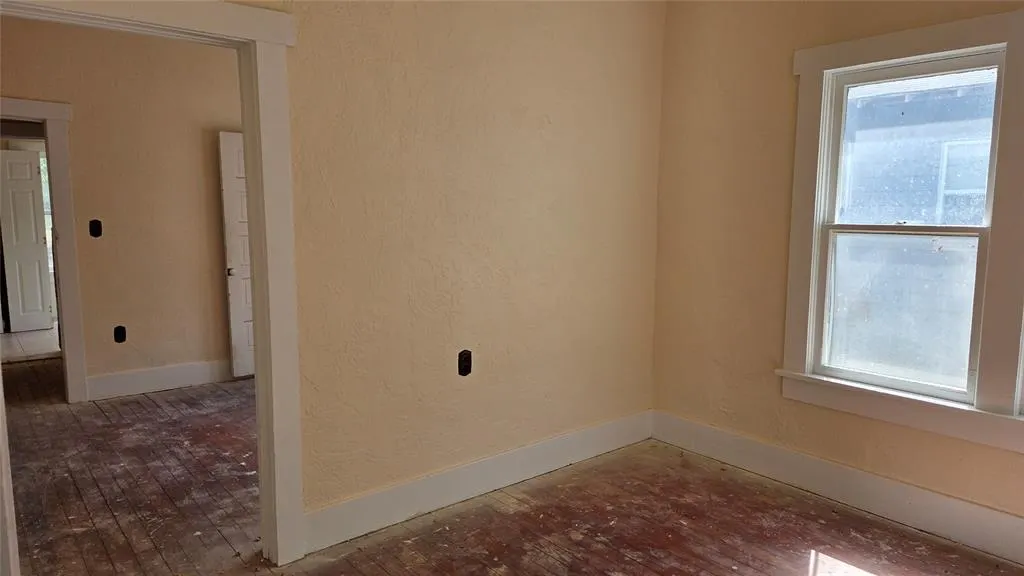Photo 14 — 409 N 4th Street, Noble, OK 73068