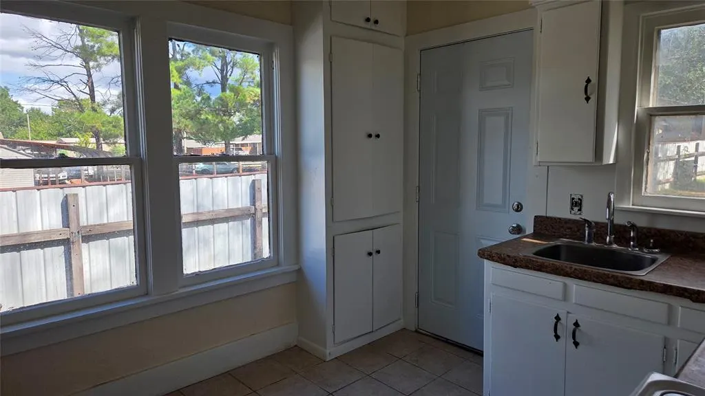 Photo 11 — 409 N 4th Street, Noble, OK 73068