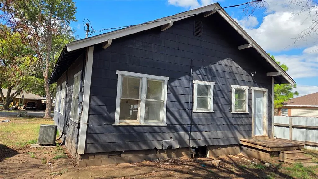 Photo 21 — 409 N 4th Street, Noble, OK 73068
