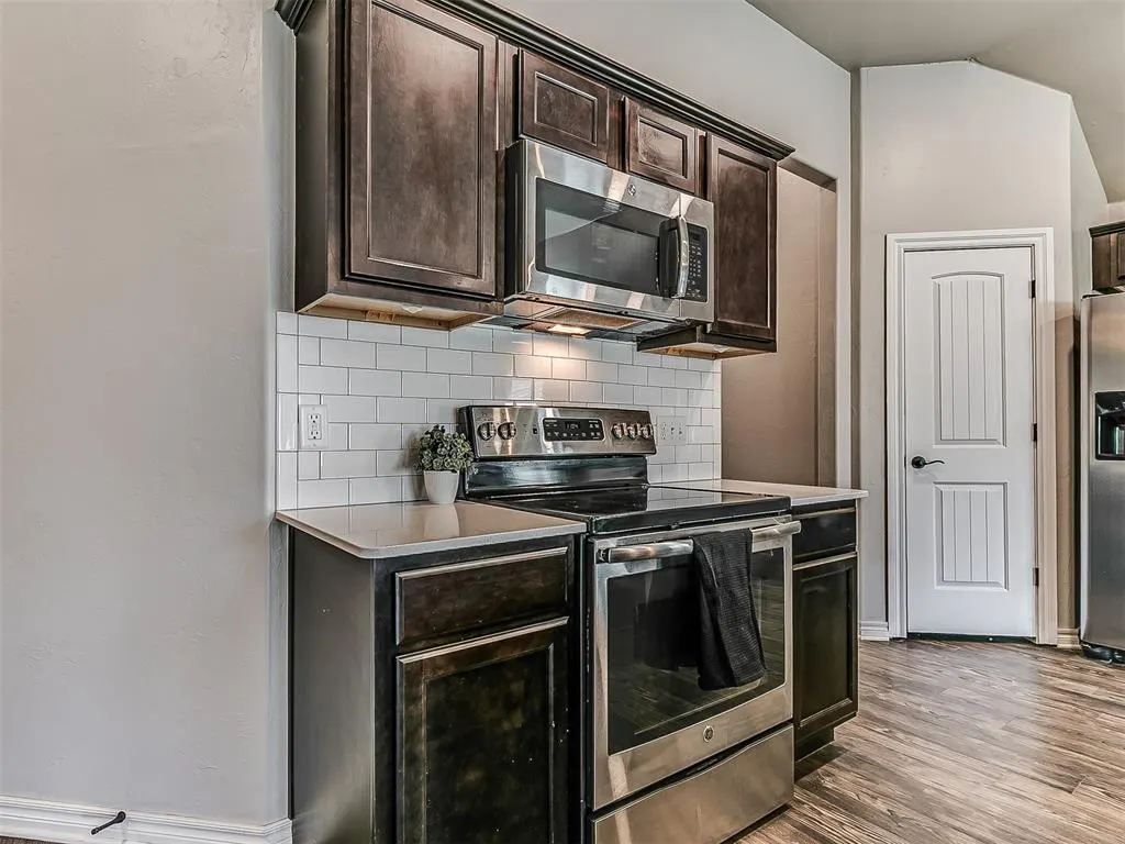 Photo 9 — 9509 Prairie Dog Drive, Edmond, OK 73034