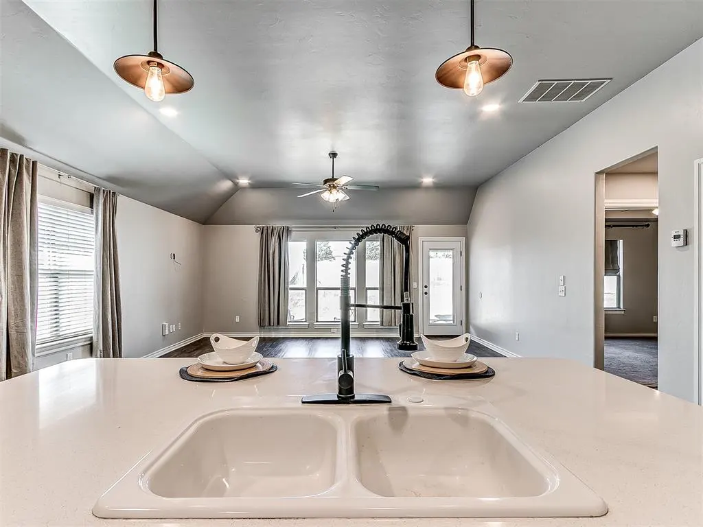 Photo 14 — 9509 Prairie Dog Drive, Edmond, OK 73034