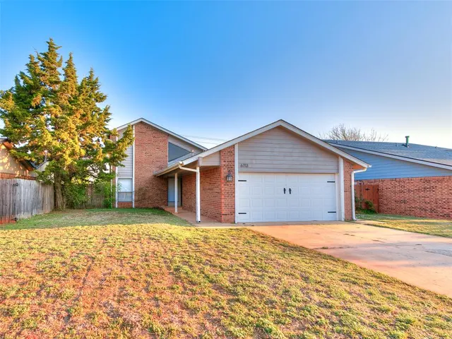 Photo 2 — 6713 Bayberry Drive, Oklahoma City, OK 73162