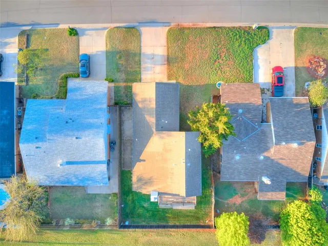 Photo 8 — 6713 Bayberry Drive, Oklahoma City, OK 73162