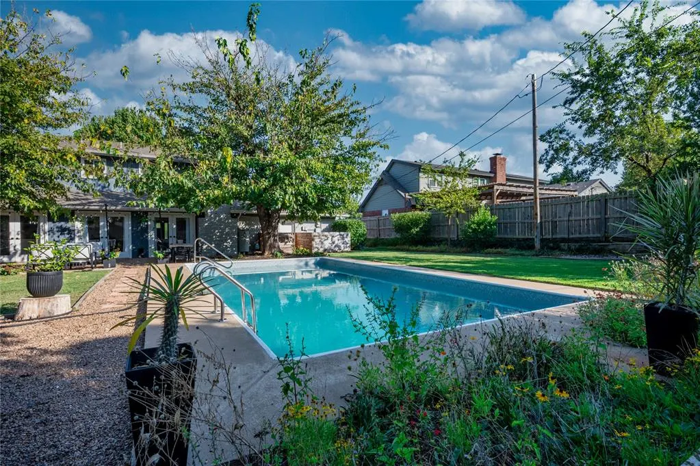 Photo 11 — 4813 Morris Lane, Oklahoma City, OK 73112