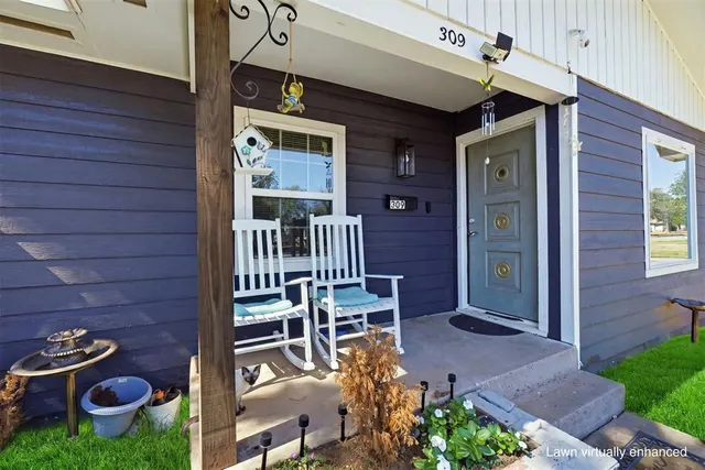 Photo 6 — 309 N Stephens Street, Hobart, OK 73651
