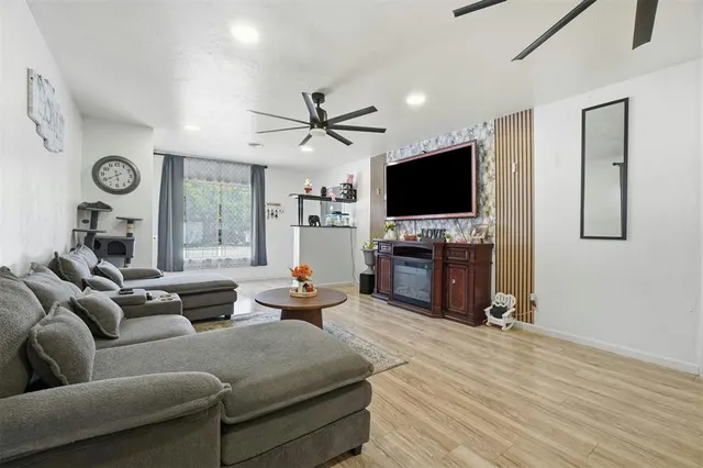 Photo 8 — 309 N Stephens Street, Hobart, OK 73651