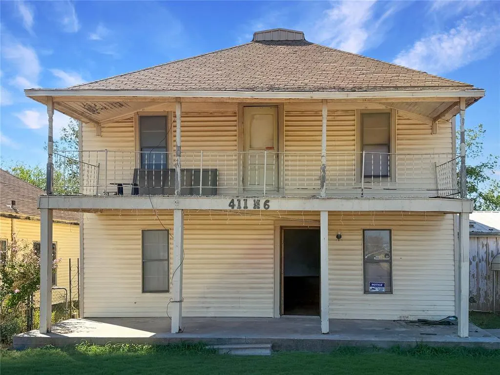 Front exterior — 411 N 6th Street, Sayre, OK 73662