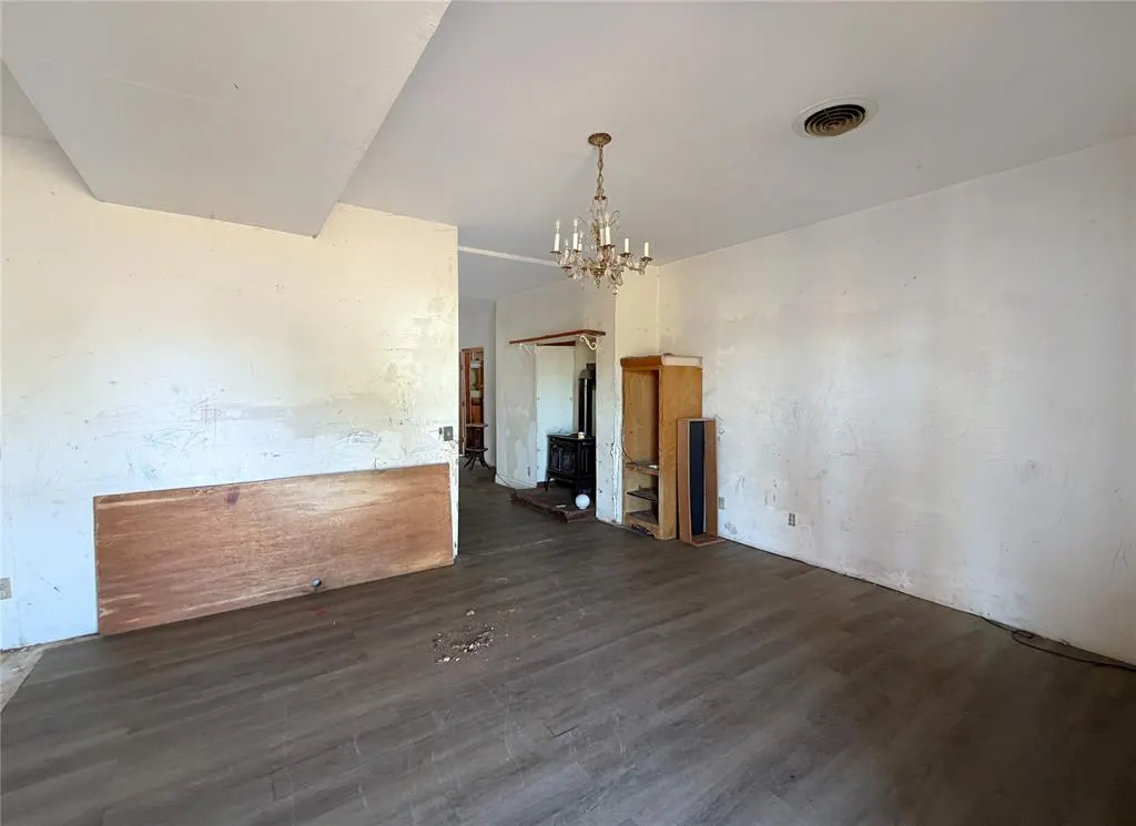 Photo 4 — 411 N 6th Street, Sayre, OK 73662