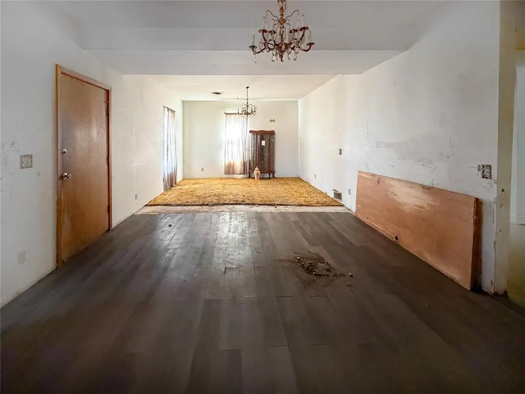 Photo 5 — 411 N 6th Street, Sayre, OK 73662