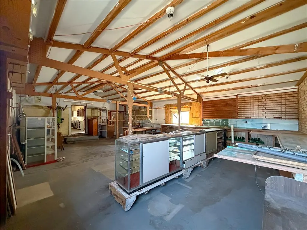 Photo 14 — 411 N 6th Street, Sayre, OK 73662