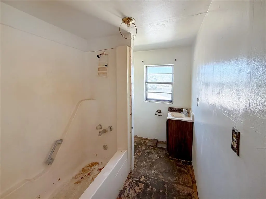 Photo 17 — 411 N 6th Street, Sayre, OK 73662