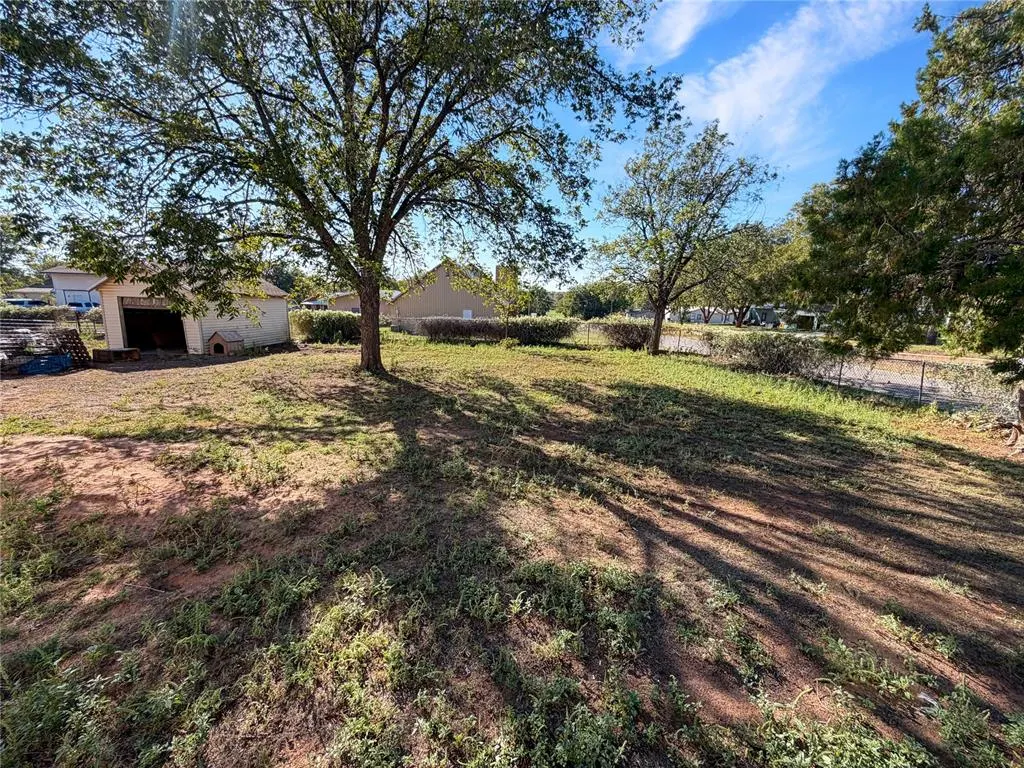 Photo 20 — 411 N 6th Street, Sayre, OK 73662