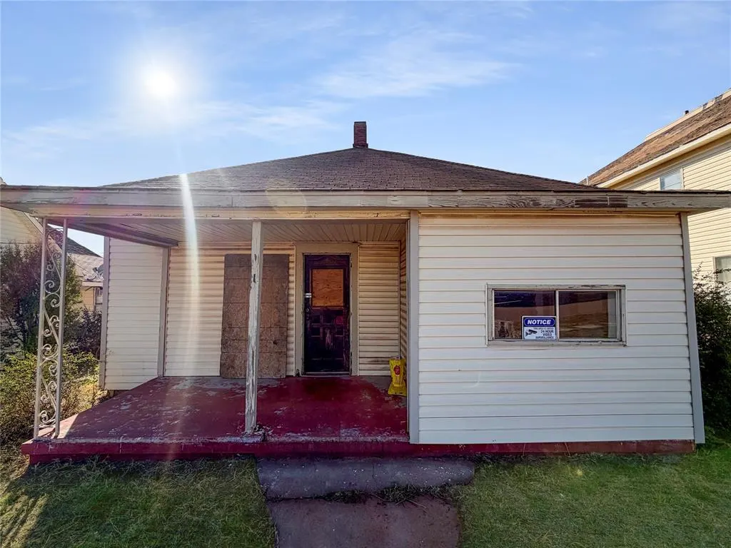 Photo 2 — 409 N 6th Street, Sayre, OK 73662