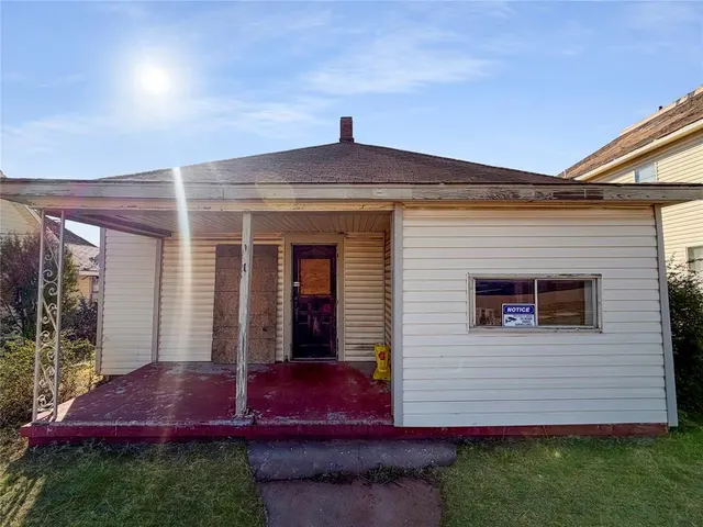 Photo 2 — 409 N 6th Street, Sayre, OK 73662