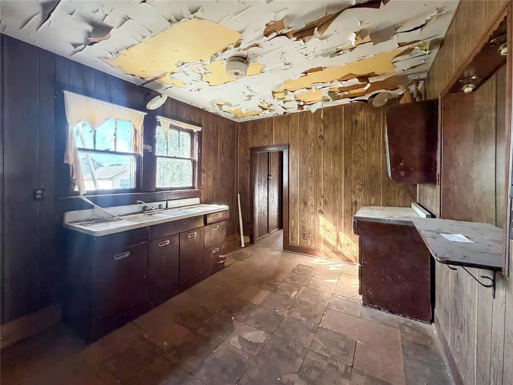 Photo 11 — 409 N 6th Street, Sayre, OK 73662