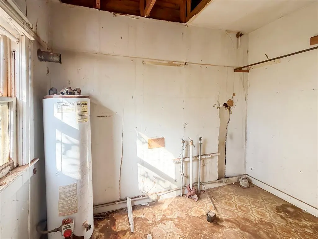 Photo 15 — 409 N 6th Street, Sayre, OK 73662