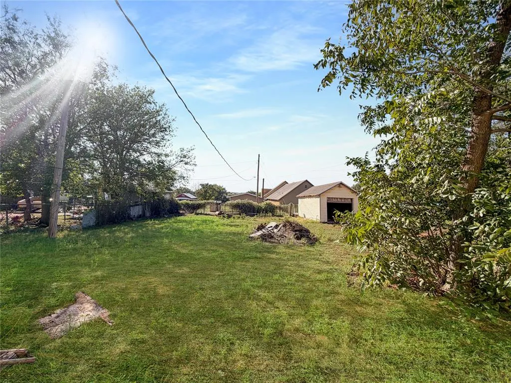Photo 17 — 409 N 6th Street, Sayre, OK 73662