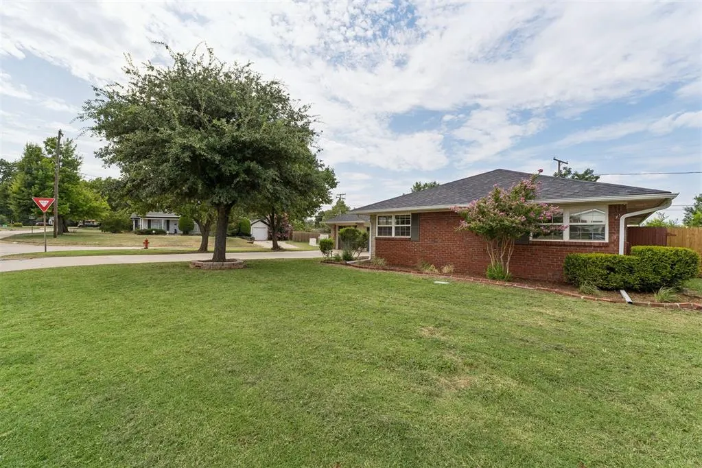 Photo 2 — 2643 NW 65th Street, Oklahoma City, OK 73116