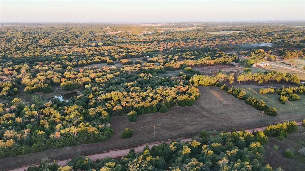 Photo 2 — 25 S Anderson Road, Guthrie, OK 73044